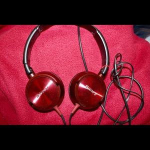 Red Sony headphones